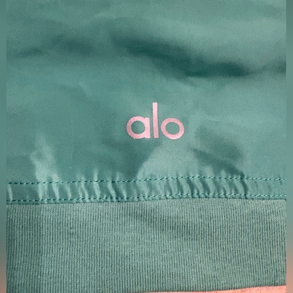 NWOT Alo Yoga Racetrack Shrug Jacket in Lettuce Green Women’s Small - Picture 8 of 9